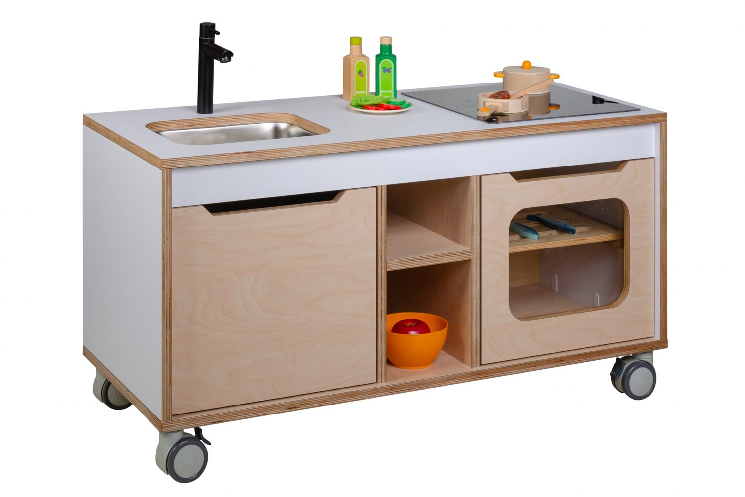 Family role play kitchen 